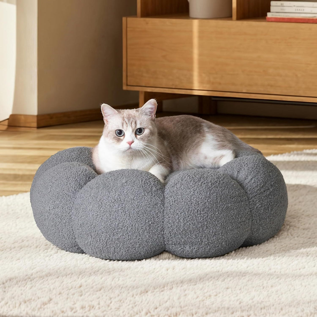 Calming Fluffy Flower Washable Pet Bed